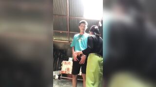 Cháu họ 2k9 đến nhà dì xin đụ ai dè dì chu đít đưa lồn cho đụ thật.