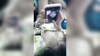 Có con bạn thân như này sướng thật, chụp được ảnh đẹp là được bóp vú thoả thíc