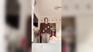 E gái TQ vú bự cực xinh đứng khỏa thân đọc thông tin cá nhân để vay tiền khỏa thân #2