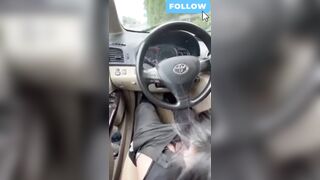 Ghệ mưa thích bú bú trên xe ô tô