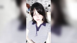 Em chuppy kính cận hàng khủng 6