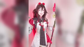 Gái xinh coóplay vú to lồn múp thủ dâm bằng cu giả dâm đãng