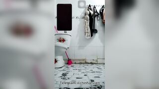 Chị Máy Bay Ngại Khi Lần Đầu Show Cho Xem Tắm