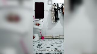 Chị Máy Bay Ngại Khi Lần Đầu Show Cho Xem Tắm