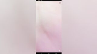 Gái Xinh Live App Show Vú Đầu Ti Hồng Và Lồn Múp Rụp