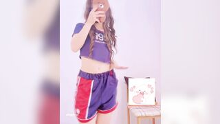 Loli cosplay nhún nhảy dâm đãng 7