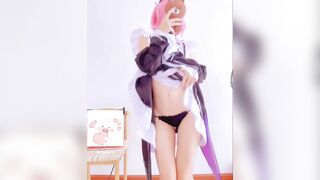 Loli cosplay nhún nhảy dâm đãng 8