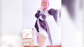 Loli cosplay nhún nhảy dâm đãng 8