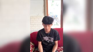 Khoản khắc vừa hạnh phúc vừa hậu đậu của em trai 17 tuổi khi đụ chị họ của mình.