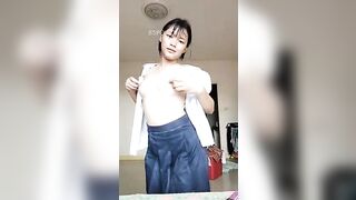 BỐ MẸ BẢO Ở NHÀ CHÁU NGOAN LẮM