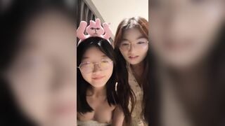 Phần 2: Gái Xinh Dâm Đãng Thủ Dâm Rên Rỉ Với Cu Giả Trong KTV
