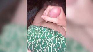 Bắn tung toé với buồi non