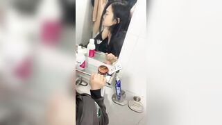 Làm Tình Cùng Bé Vân Anh 2k7 Xinh Gái Dáng Ngon Trước Gương Nhà Vệ Sinh