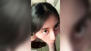 Nhìn đứa con nuôi xinh bú cu dâm đãng bắn tinh đầy mồm dâm đãng
