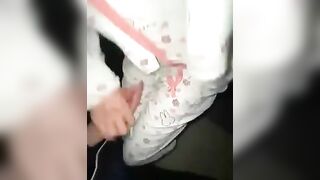 Kéo em gái 2k9 mới quen vào Sân VĐ khám phá cơ thể