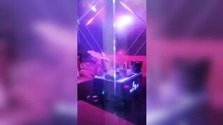 Full clip bú lồn địt e KTV đg hot trg quán,bằng chứng cho vc đi KTV có đc đụ k nhé #1