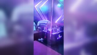 Full clip bú lồn địt e KTV đg hot trg quán,bằng chứng cho vc đi KTV có đc đụ k nhé #1