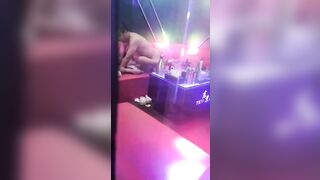 Full clip bú lồn địt e KTV đg hot trg quán,bằng chứng cho vc đi KTV có đc đụ k nhé #3