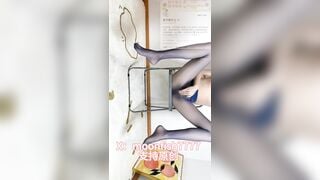 Ký sự thủ dâm đầy dâm dục và nhiều nước từ nhà đến public của em Moonfish7777 [46]