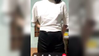 Mới bây lớn đã biết vạch lồn ra thủ dâm cho người yêu xem rồi 2