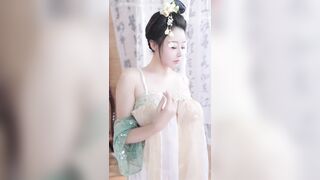 Cosplay cổ trang cùng e teen xinh vú bự trắng múp #3