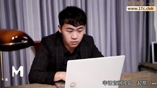 E nhân viên xinh đẹp lương cao nhất trg cty lại là chỗ xả tinh của ô chủ lớn