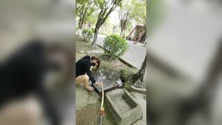 Dâm nữ vú bự khỏa thân đi dạo show hàng trc mặt a cảnh sát đô thị