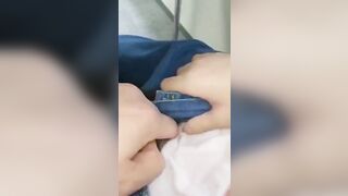 “Đang trong lớp đấy, đừng mò lồn tao nữa” bạn cùng bàn như này nwng điên
