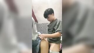 Anh họ cả gan dám đụ không bao vào lồn em gái 17 tuổi.