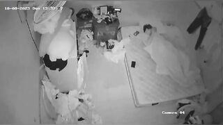 HOT Hack cam 2 anh em kế mới lớn, ngày nào cũng lén lút loạn luân trong phòng ngủ