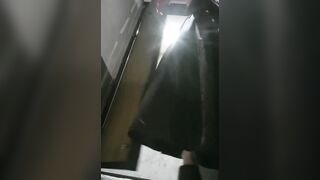 Quay lén, Nhân viên KTV Loli lồn rậm Đái mặt dâm xinh nứng vcl ra
