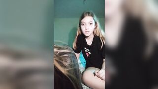 2 chị em teen Tây xinh livetream show hàng cực phẩm