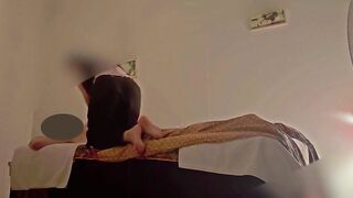 Quay lén các em KTV massage Việt mông to phục vụ khách Tây từ A-Z k thíu thứ gì #2