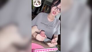 Chị Họ Dâm Đãng Ban Đêm Lẻn Vào Phòng Đòi Bú Cu Cực Nứng
