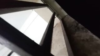 Đặt cam quay lén wc công ty 1