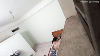 Đặt cam quay lén wc công ty 2