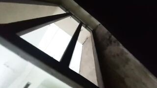 Đặt cam quay lén wc công ty 3