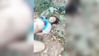 Anh họ đụ em gái 2k9 trong bụi thì người nhà phát hiện quay video để giao cho công an