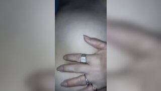 CHỊ LÀM MẸ KẾ NÓ NHƯNG CHỊ K DỨT RA ĐƯỢC, TINH TRÙNG NÓ ĐANG CHẨY TRONG NG CHỊ NÈ