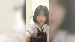 E rau hs non nghe lời đg học mà trốn ra nvs quay clip móc lồn gửi a xem