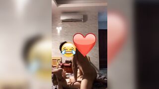 Bị dượng đè banh háng đụ vậy sao em chịu nổi