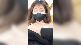 Em teen vú to và anh người yêu livestream kiếm thêm thu nhập 8