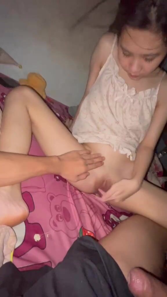 Em đĩ dâm đãng phục phụ