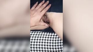 Em gái đang ngủ thì bị thằng anh kế tụt quần ra địt lén