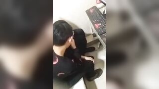 Máy bay dâm dụ 2 cu cậu mới lớn vào nhà nghỉ rồi gạ địt