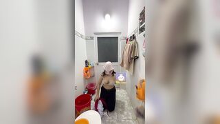 Học sinh mới nhú Việt hơi mũm mĩm