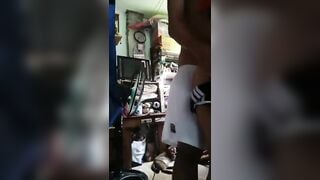 Ở nhà không mặc sì líp em họ 2k10 bị anh họ đè đụ tét lồn.