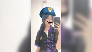 Tuổi nhỏ nhưng lồn em nó không như vậy