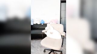 Phần 1: HS Non Tơ Xinh Gái Kính Cận Show Hàng Thủ Dâm Rên Rỉ