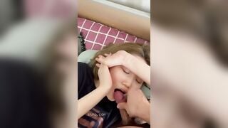 EM HỌ NGHIỆN UỐNG TINH TRÙNG NGÀY NÀO CŨNG PHẢI SÓC VÀO MỒM EM